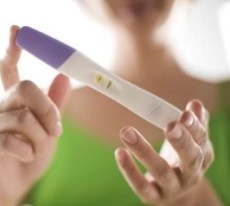 тест на беременность показывает положительный результат