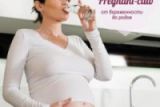 беременная пьет воду
